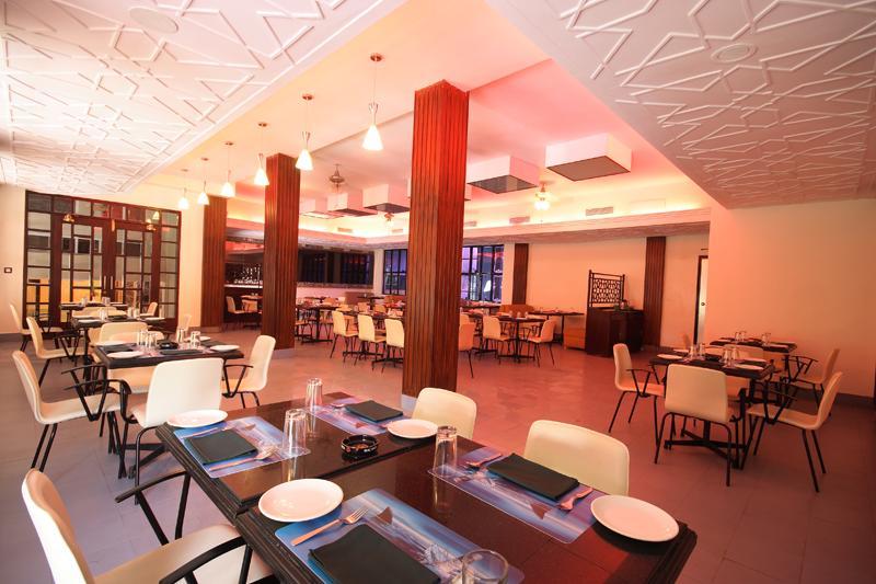 The Club Hotel Bangalore Exterior photo