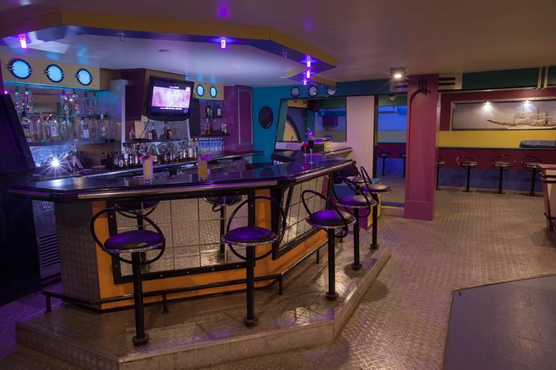 The Club Hotel Bangalore Exterior photo