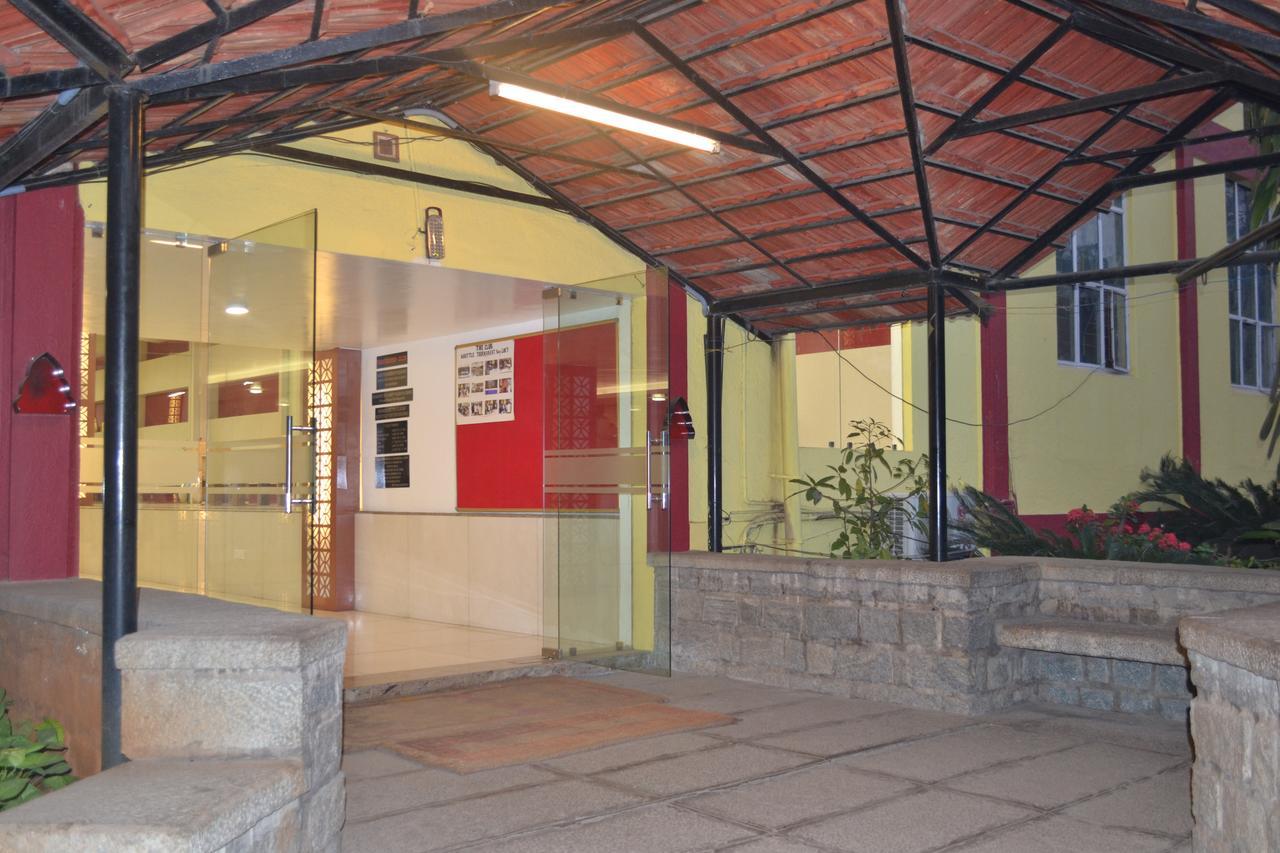 The Club Hotel Bangalore Exterior photo