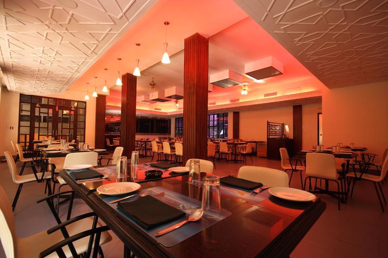 The Club Hotel Bangalore Exterior photo